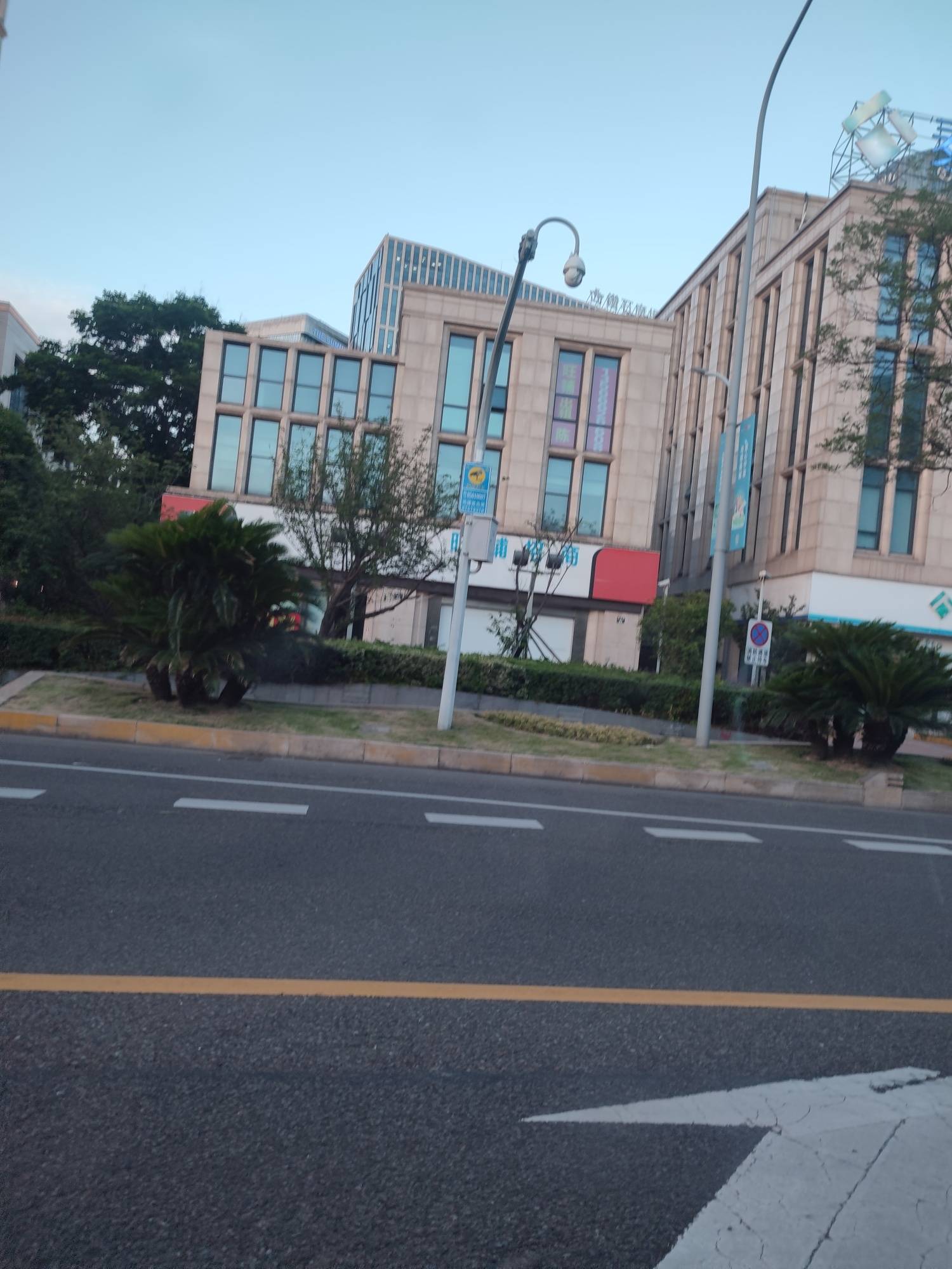 六月本是最旺租房季，但现在不降价房子根本租不掉