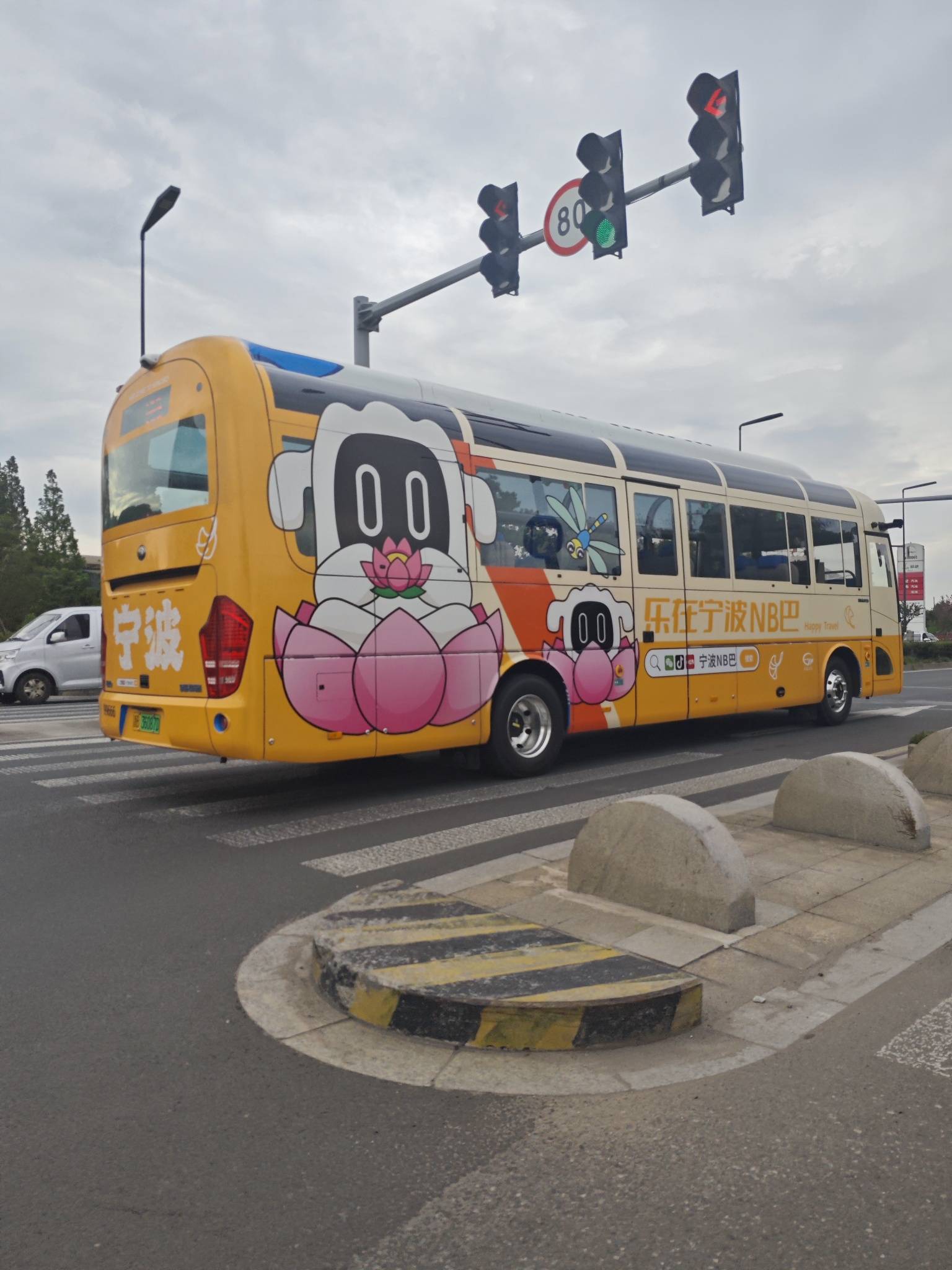 这是宁波的公交车？萌萌哒